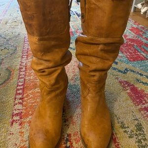Size 9 women’s Frye boots